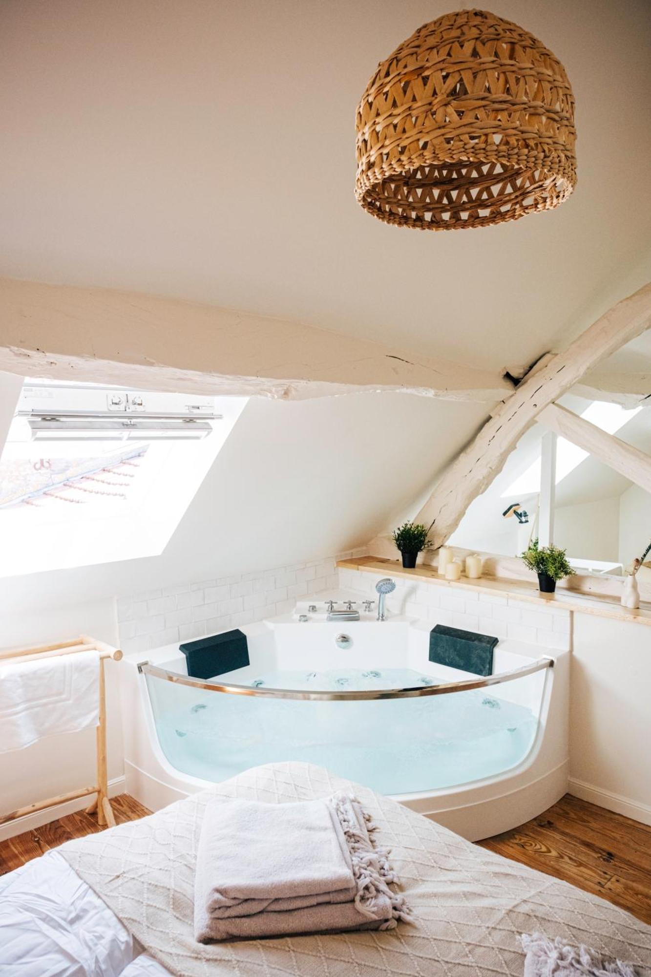 Loveroom Du Perche : Maison Avec Balneo Moulins-la-Marche Eksteriør billede